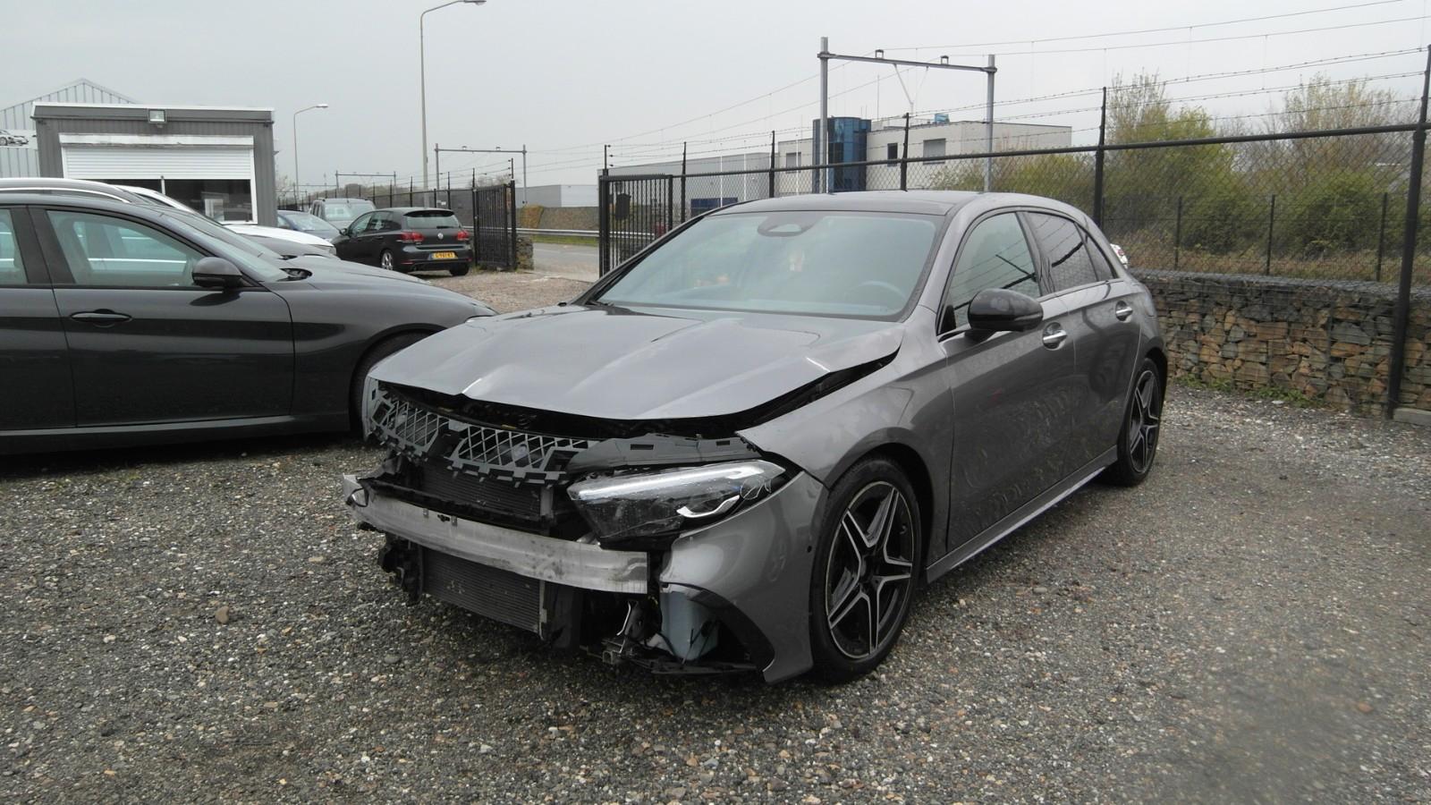 Mercedes-Benz A 180 A d Panorma Kamera 360 AMG L-line