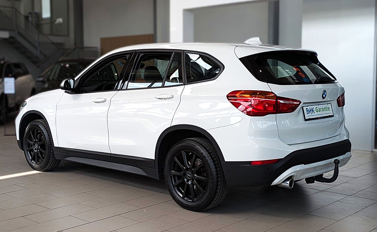 Fahrzeugabbildung BMW X1 18i LCI NAVI SHZ AHK PDC KLIMAAUT 8xALU