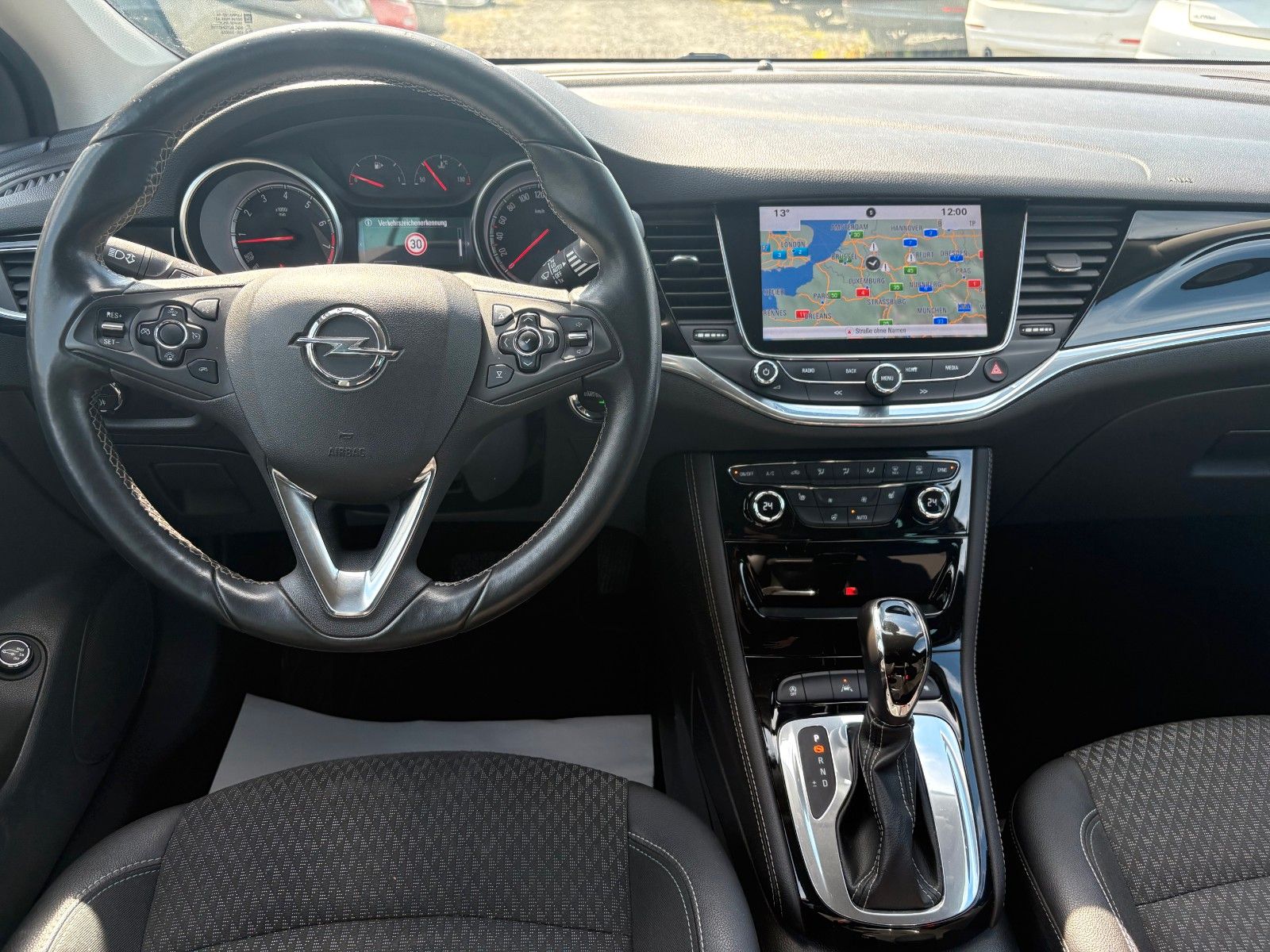 Fahrzeugabbildung Opel Astra K Sports Tourer 1.4 Aut. Navi LED Kamera