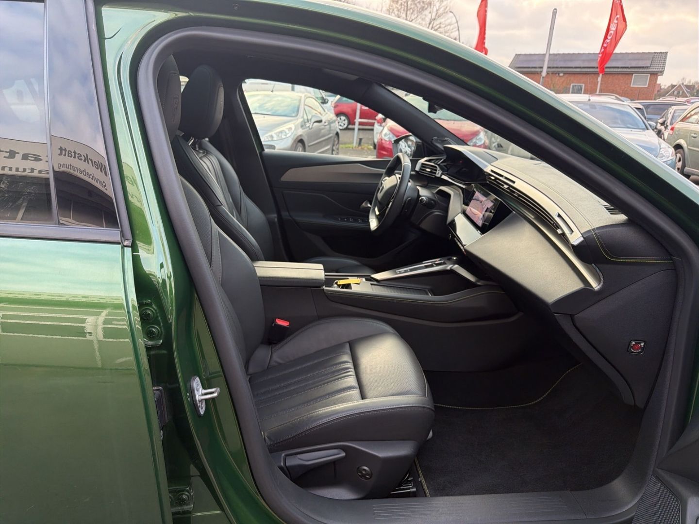 Fahrzeugabbildung Peugeot 308 GT Pack Hybrid 180 AHK-abn. El. Pano Navi