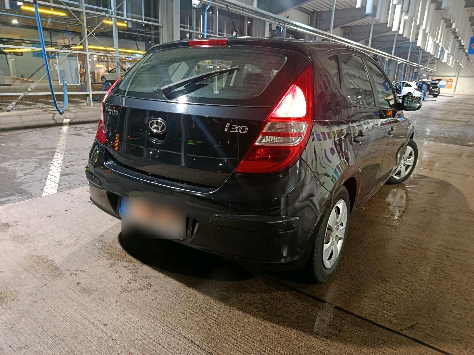 Hyundai i30 2009 — photo 11