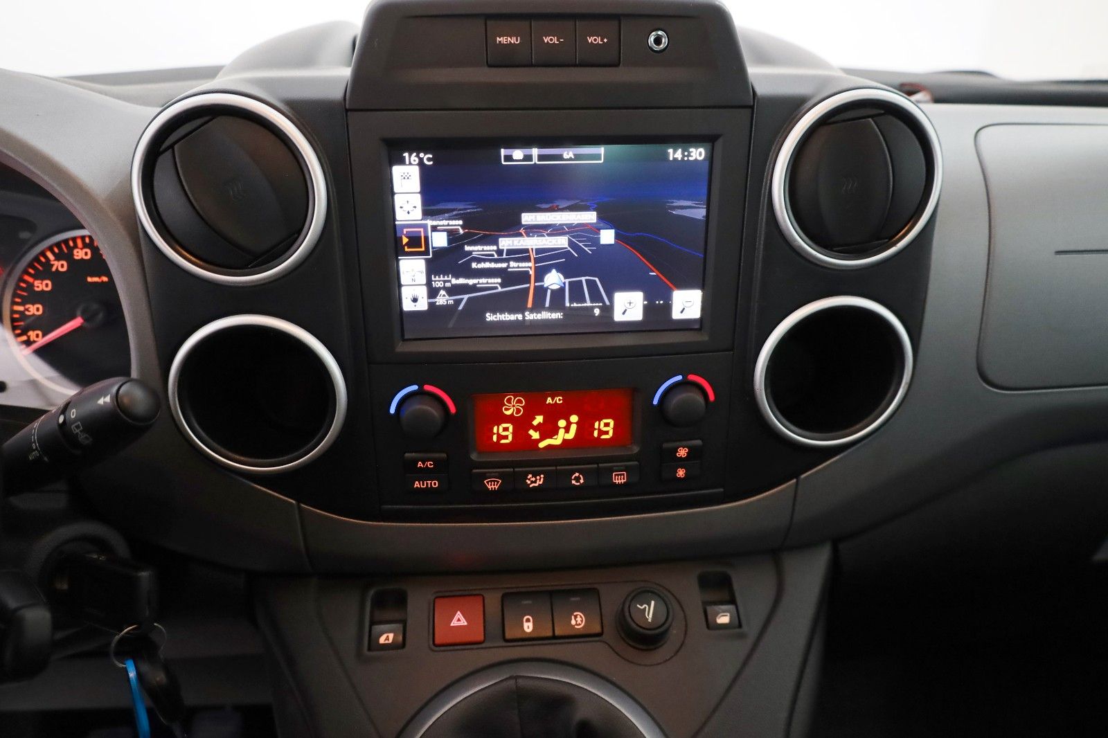 Fahrzeugabbildung Citroën Berlingo Kombi Shine Navi,SH,PDC,Kamera,SR+WR