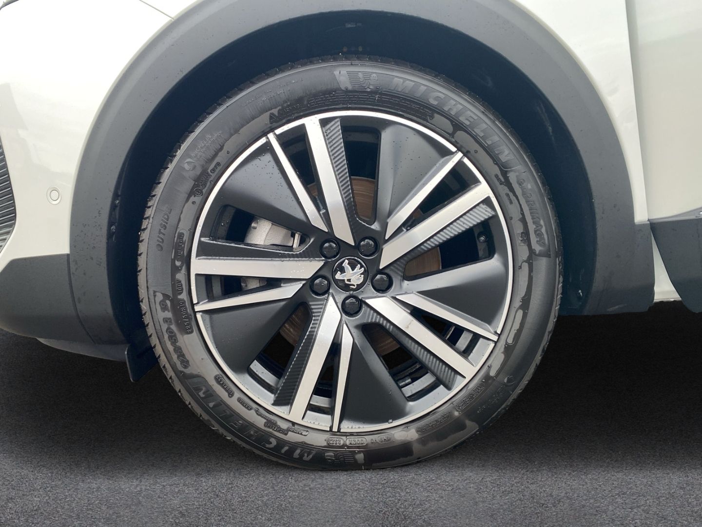Fahrzeugabbildung Peugeot 3008 Hybrid4 300 GT 1.6 Plug-In EU6d