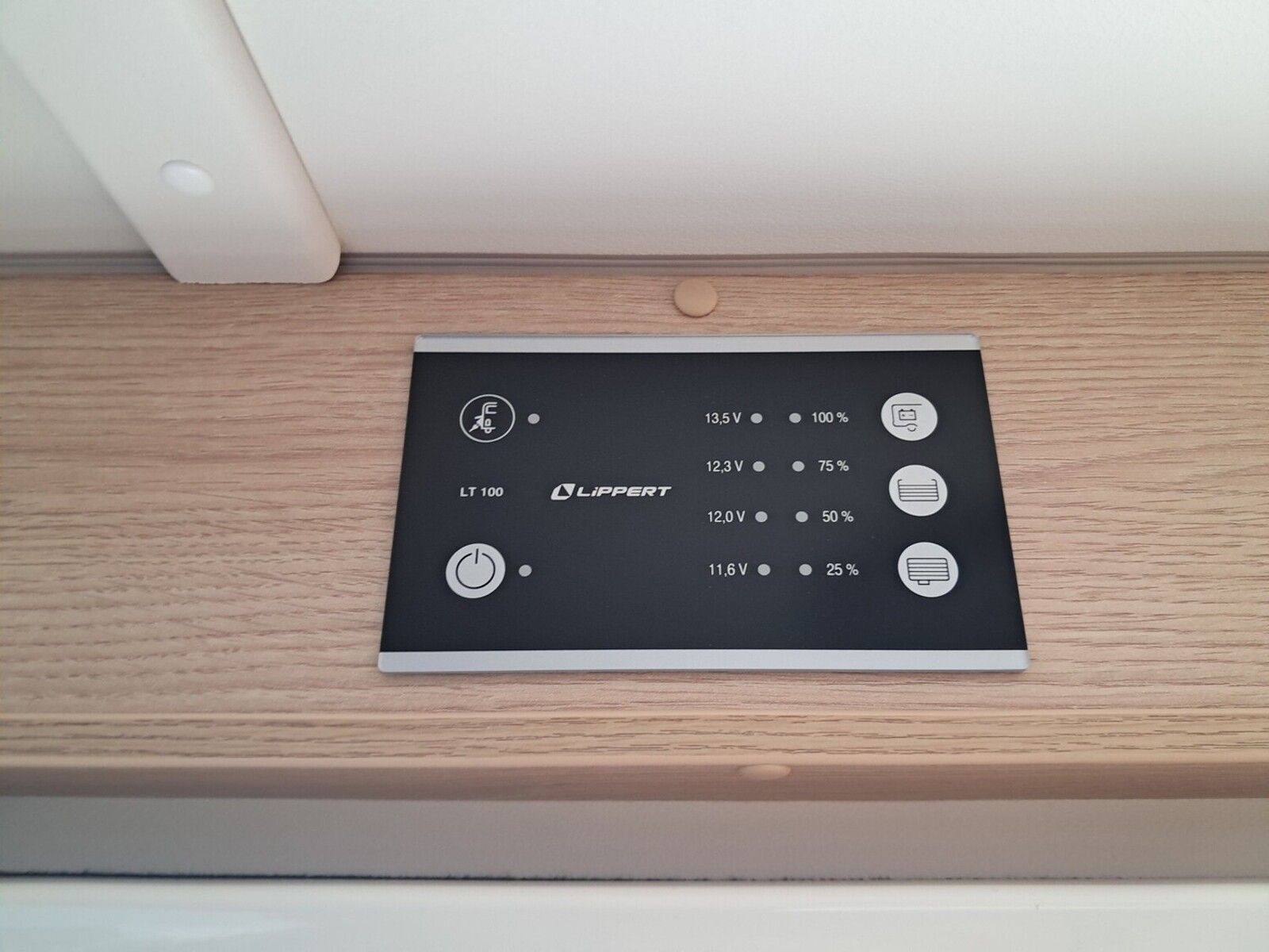Fahrzeugabbildung Sunlight Adventure V 66 Automatik, Dörr Edition, TV
