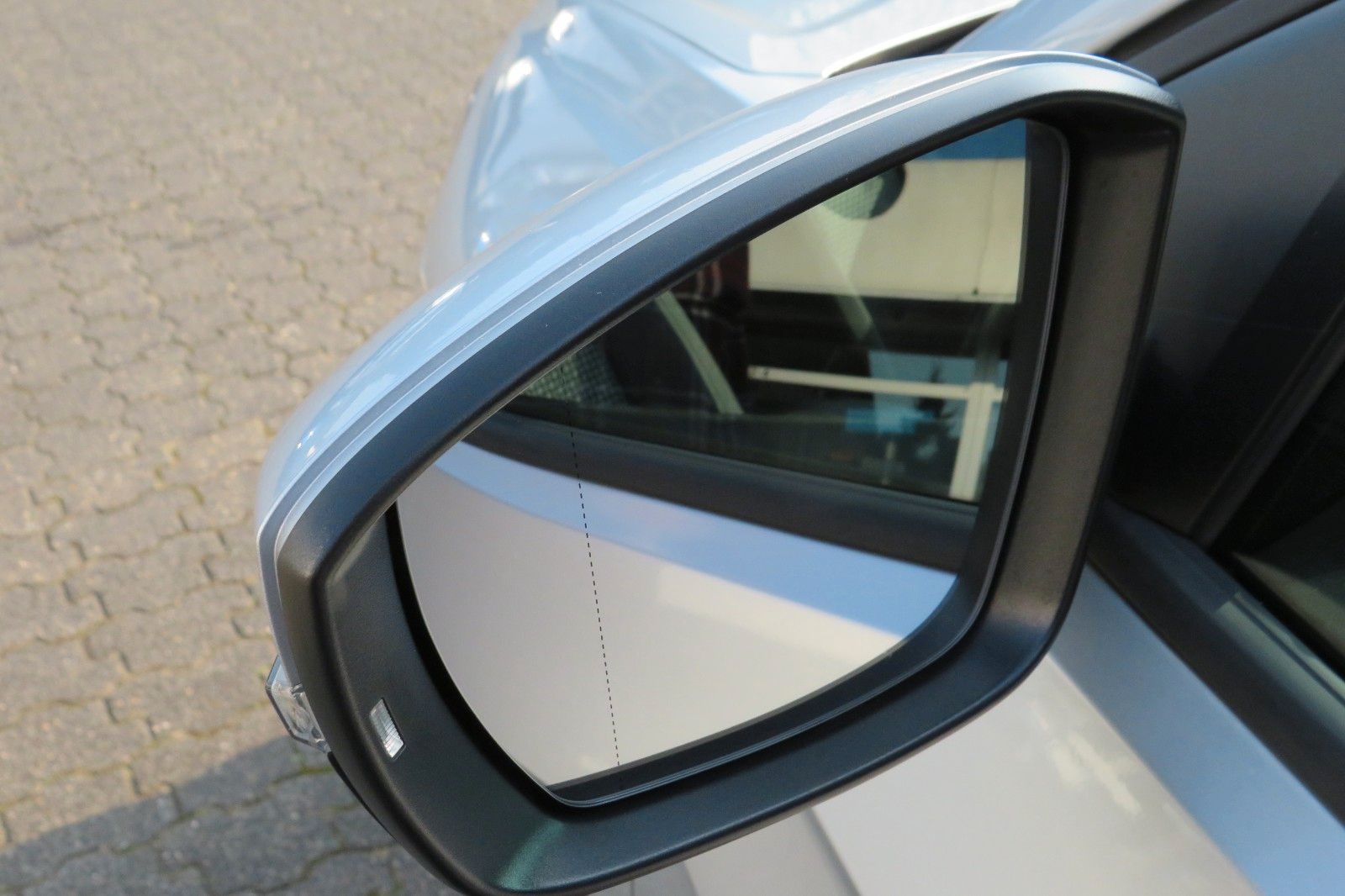 Fahrzeugabbildung Volkswagen T-Cross Active ACC NAVI APP GJ SITZH. PDC 1HD