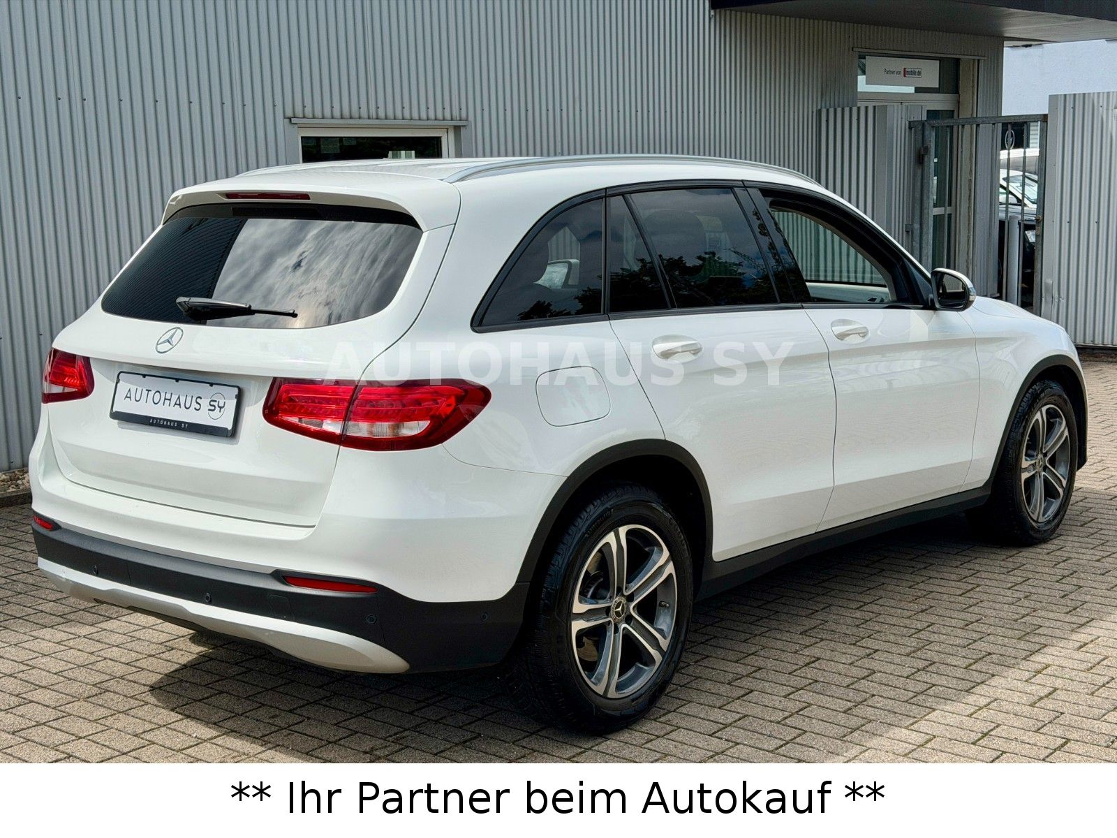 MERCEDES-BENZ GLC 220 4MATIC ** LEDER NAVI KAMERA TEMPOMAT**
