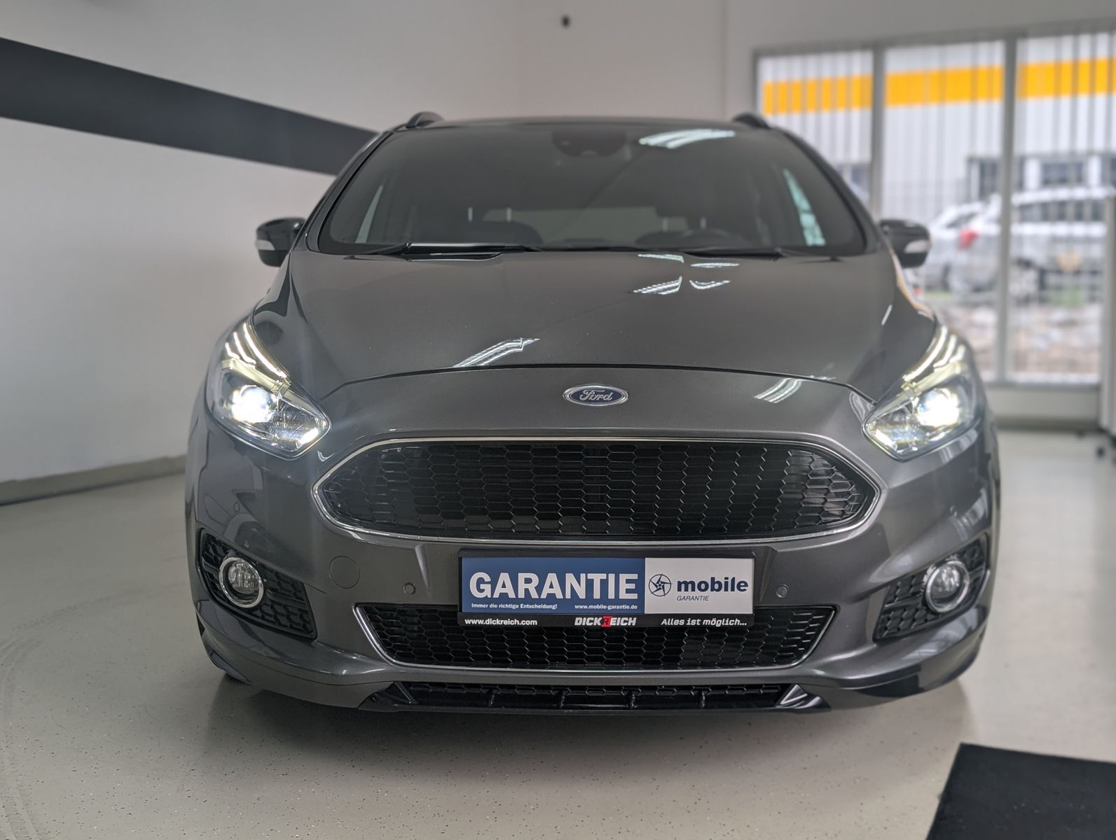 Fahrzeugabbildung Ford S-MAX 2.0 ST-Line ACC LED KAM StHZ SHZ MEMO