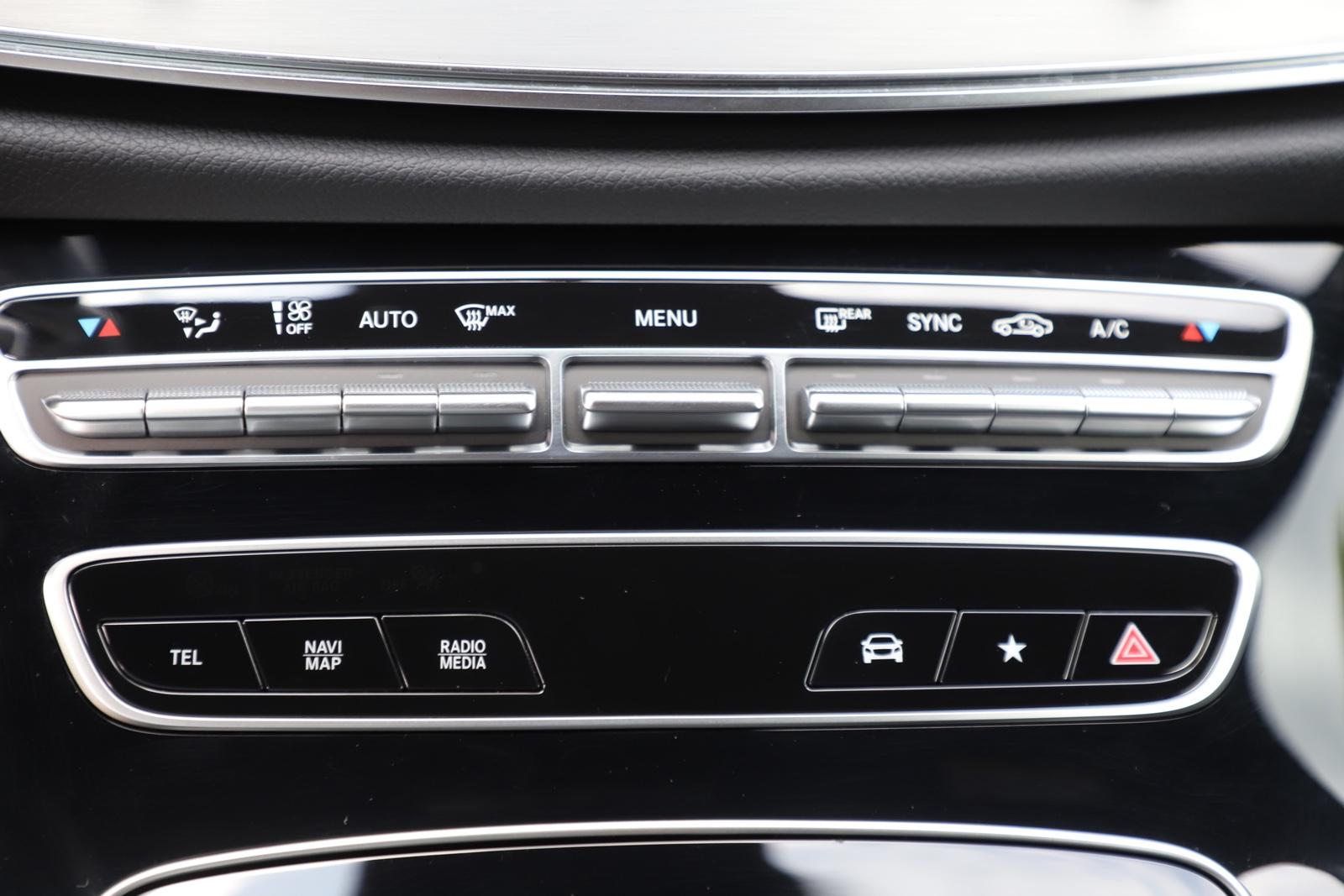 Mercedes-Benz E 220d T-Modell AMG Nav Burmesteri Distronic AHK