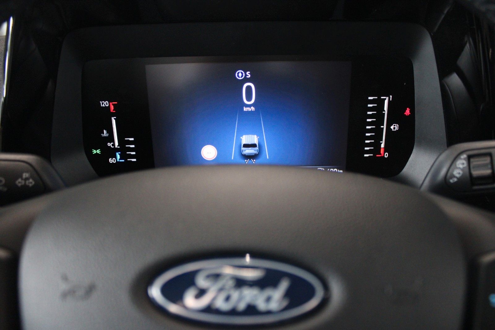 Fahrzeugabbildung Ford Tourneo Courier Titanium Kamera WinterPaket2 uvm