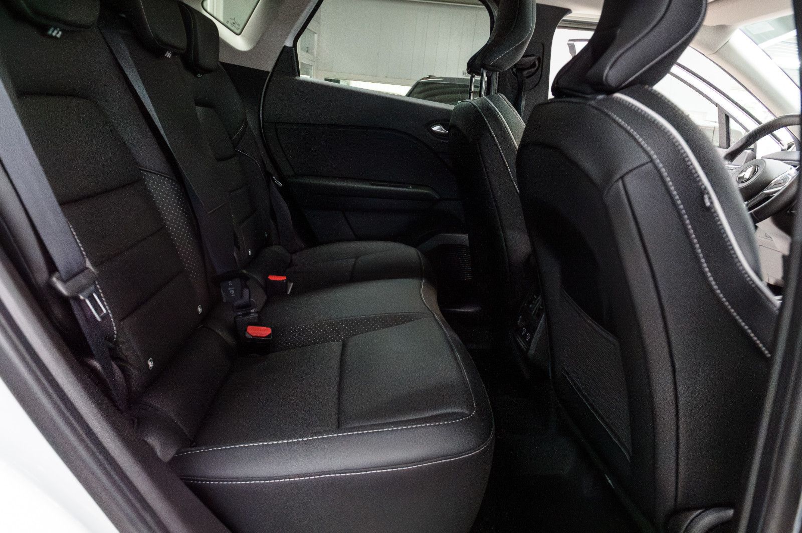 Fahrzeugabbildung Mitsubishi ASX 1.6 Top HEV +LED +Leder +Pano +Bose +Navi