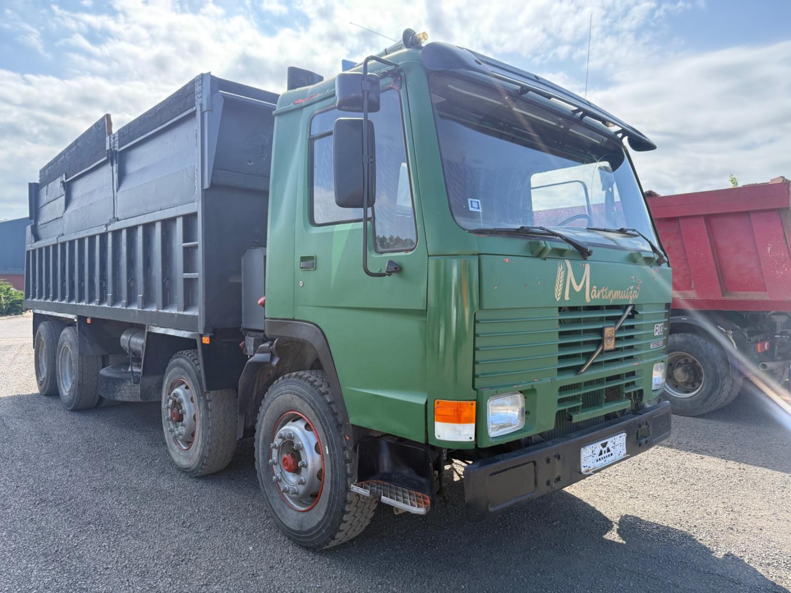 Volvo FL10 8x4 full steel big tipper
