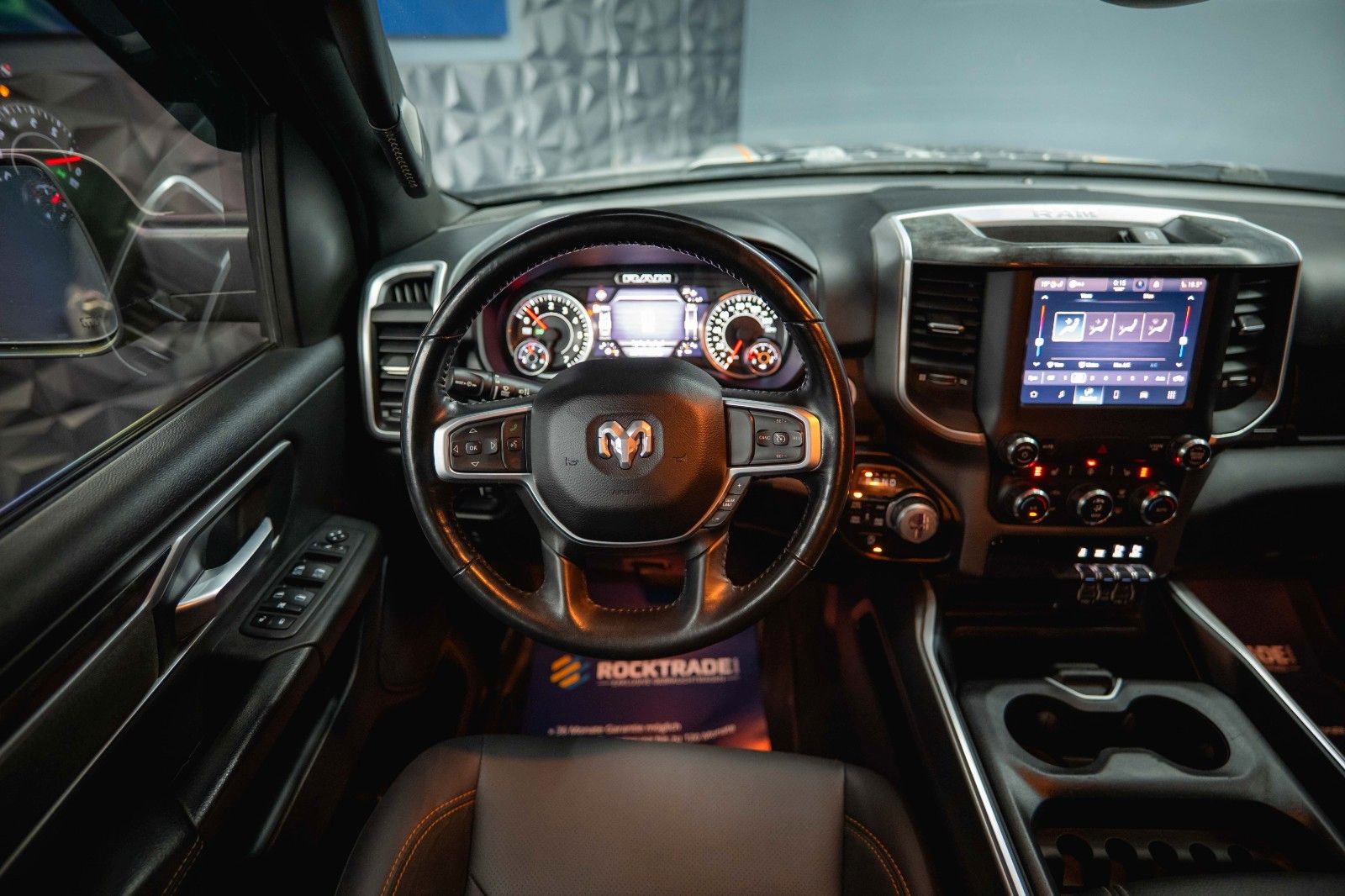 Fahrzeugabbildung Dodge RAM 5.7 V8 HEMI 4x4 OFFROAD Night PUNISHER 19%