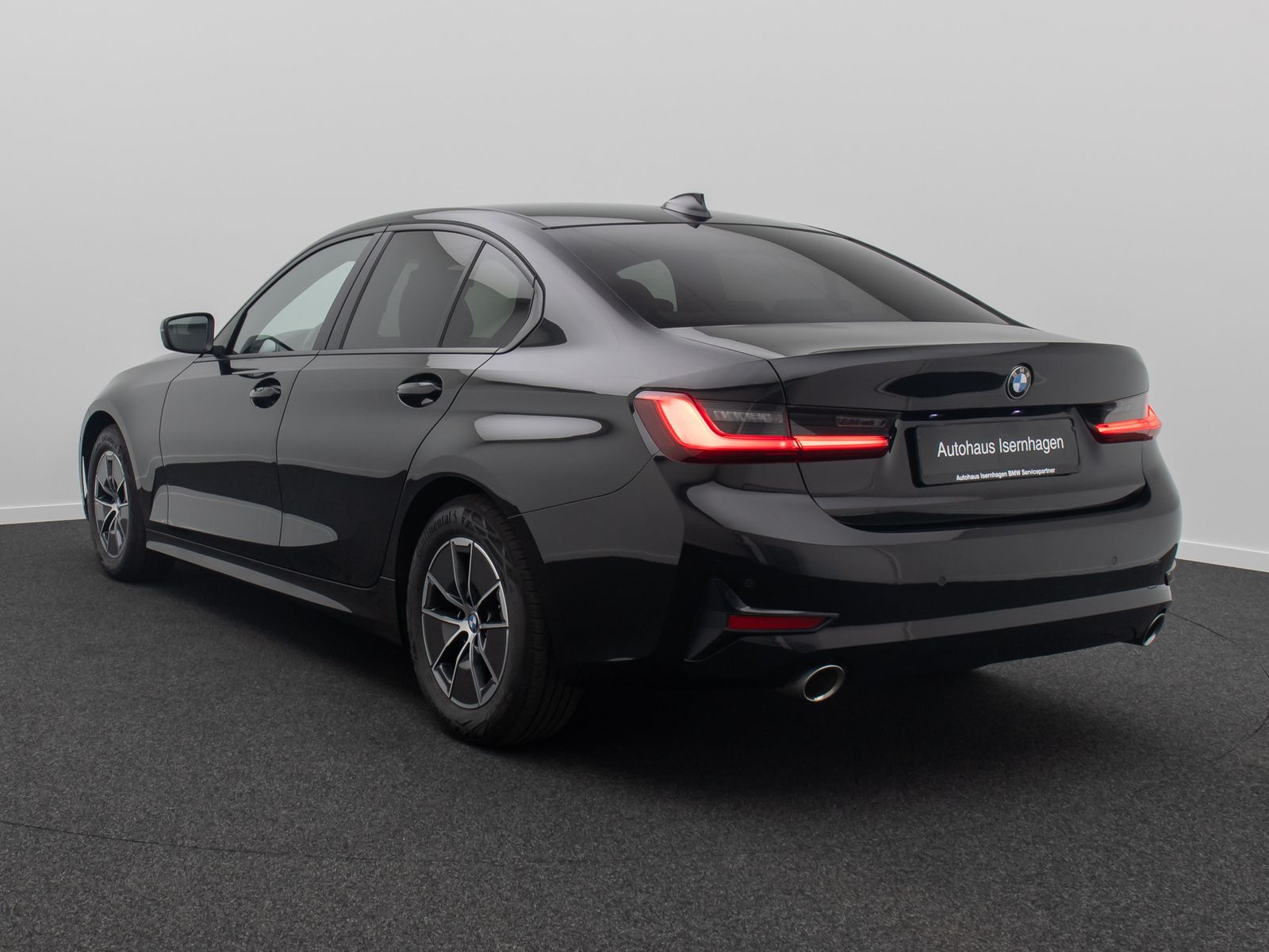 Fahrzeugabbildung BMW 318i CockpitPlus DAB GeschwindigReg Alarm HiFi