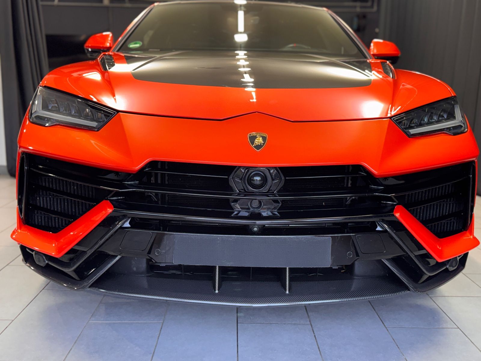 Fahrzeugabbildung Lamborghini Urus Performante|FULL-CARBON|AKRAPOVIC|MASSAGE|