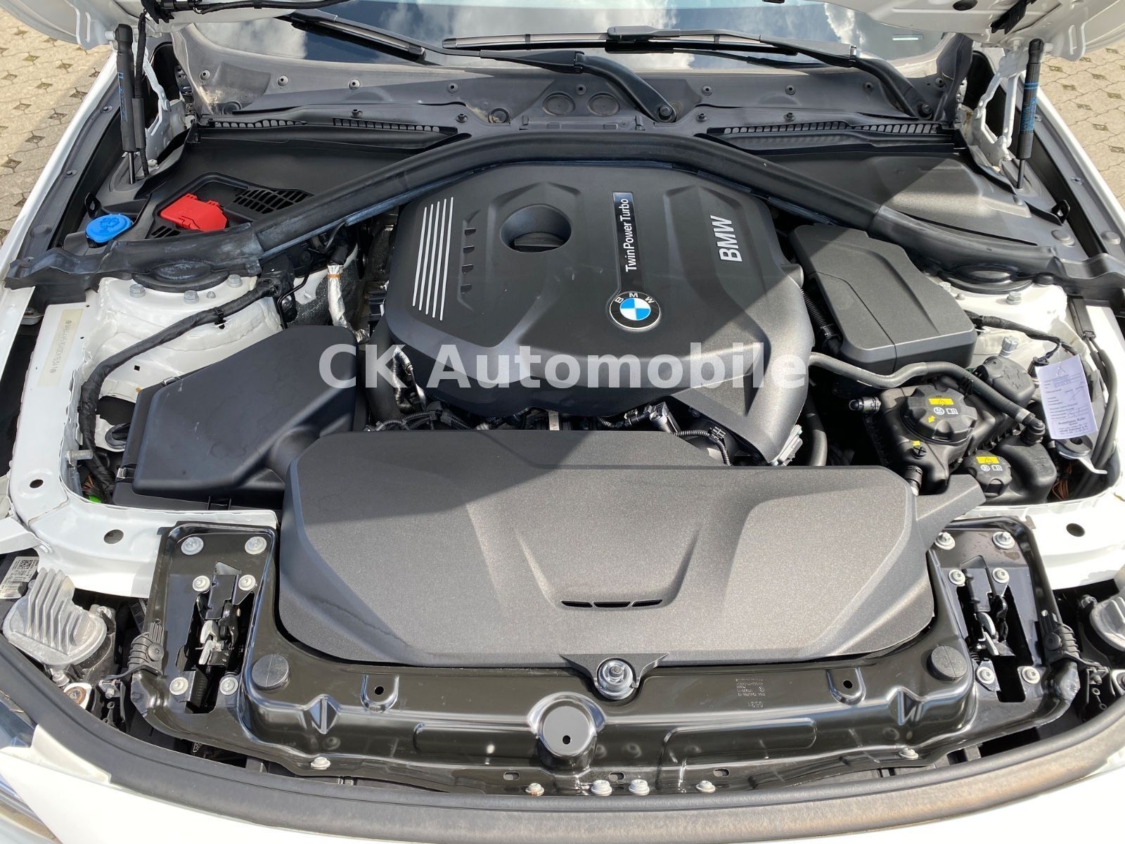 Fahrzeugabbildung BMW 420i xDrive Gran Coupe Advantage/Navi/LED/Kamera