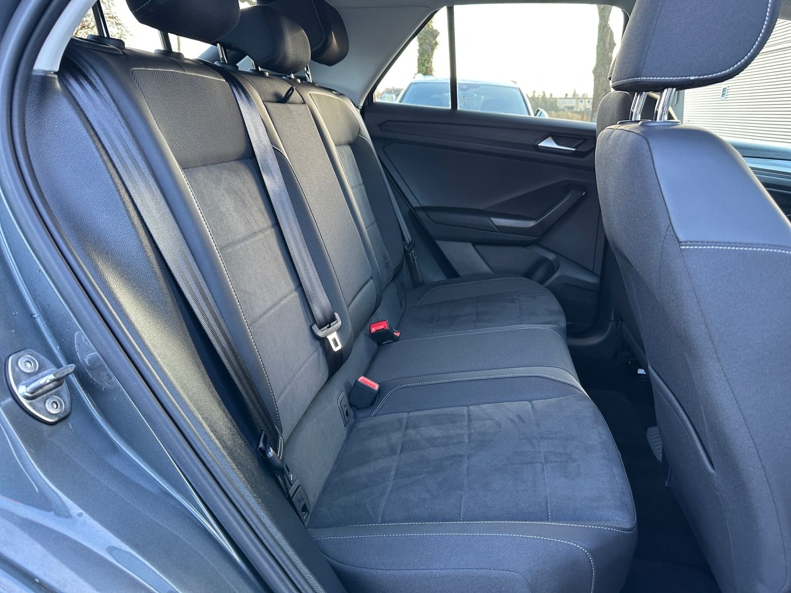 Volkswagen T-Roc - Bild 11