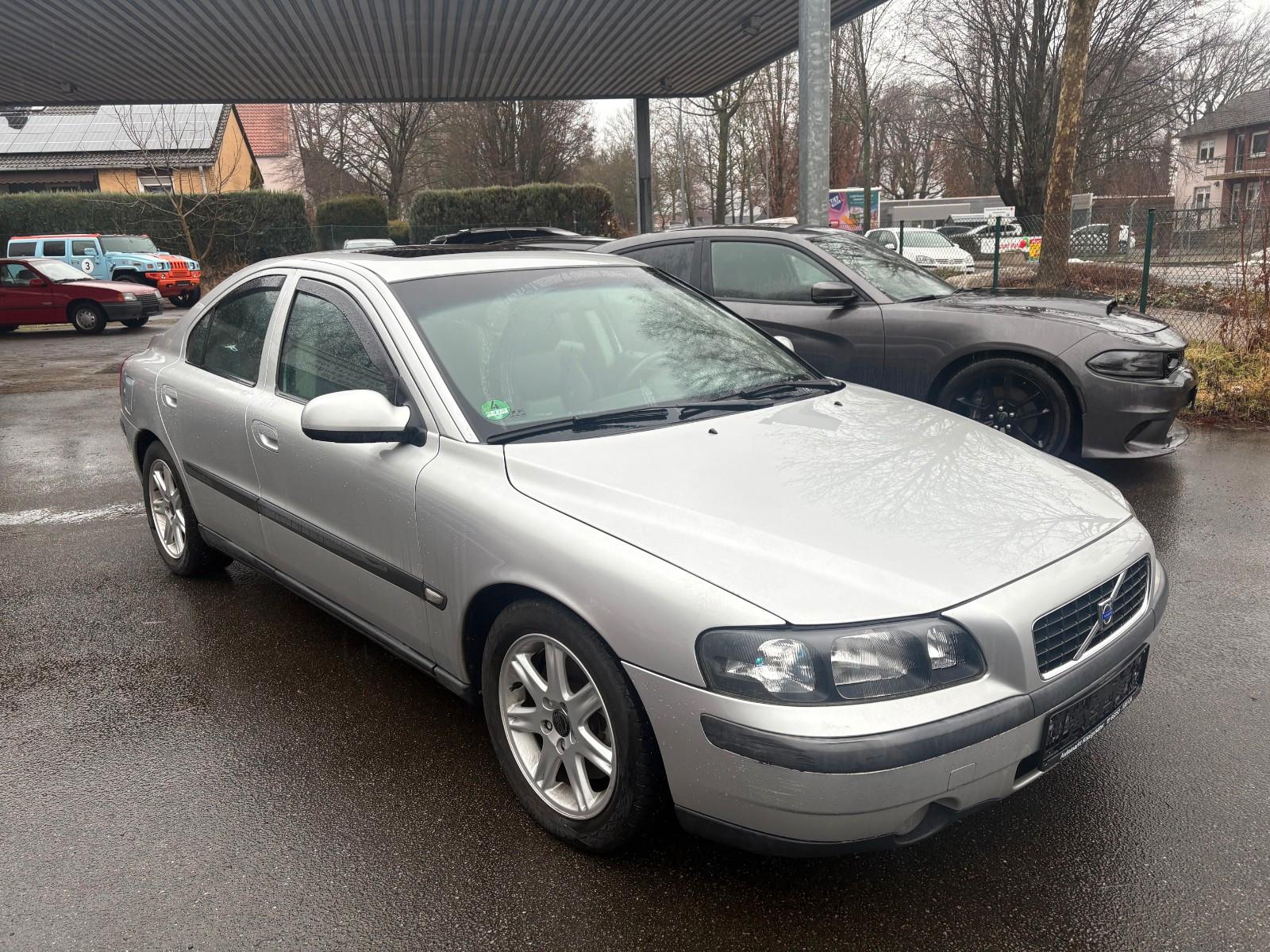 Volvo S60 2.0 T Premium Automatik **LEDER**SITZHZG.**