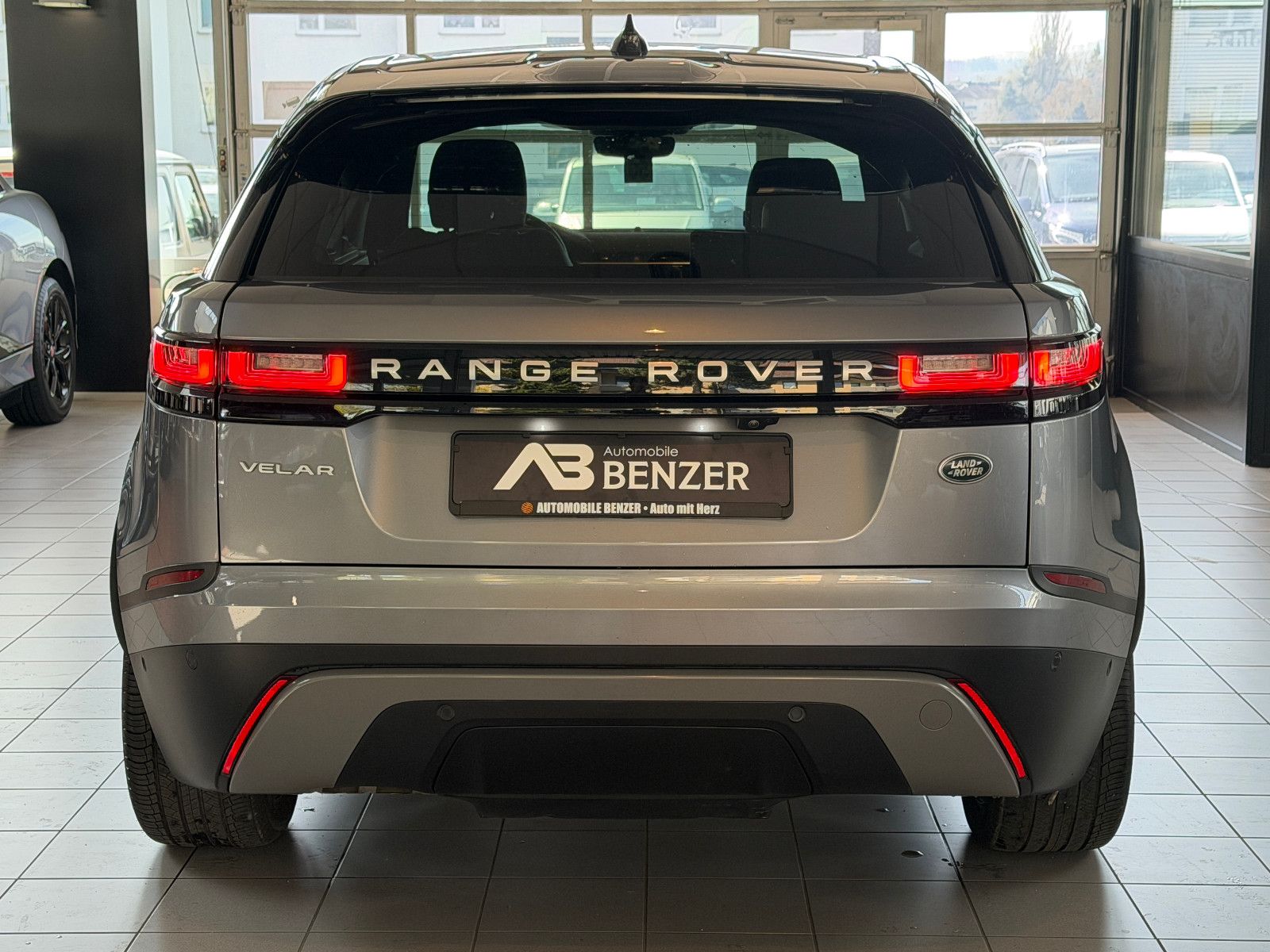 Fahrzeugabbildung Land Rover Range Rover Velar/360*KAM/LED/APPLE/LEDER/