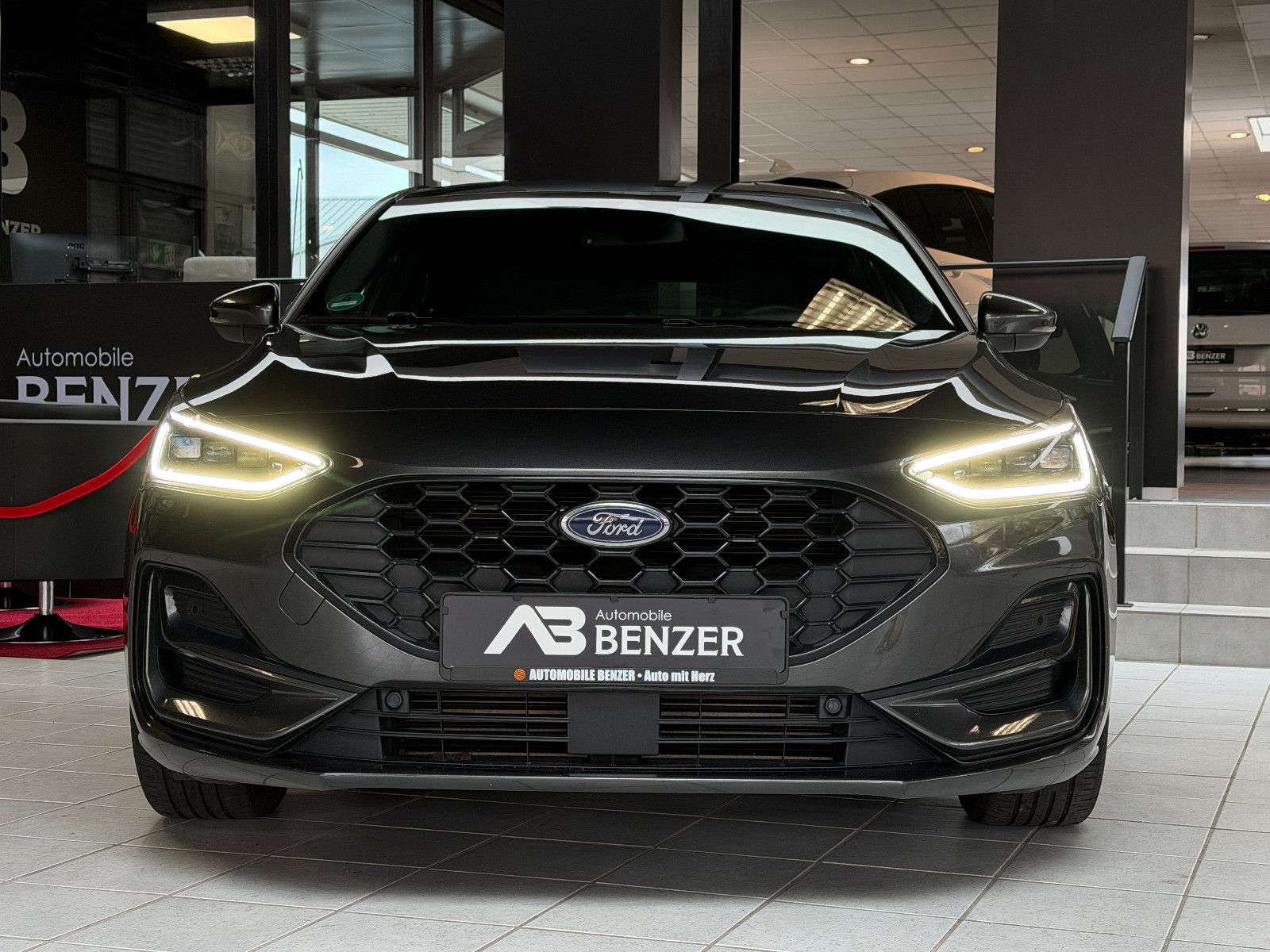 Fahrzeugabbildung Ford Focus /ST-LINE/AUTOMATIK/KAMERA/NAVI/SHZ/ACC
