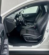 Mercedes-Benz GLA 220 d 4Matic Automatic GPS Klima SHZ ALU - weiße Mercedes-Benz GLA 220
