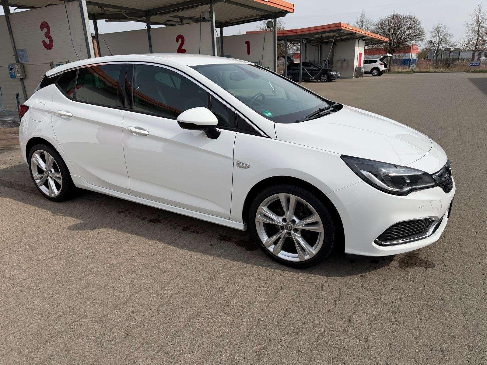 Opel Astra Dynamic
