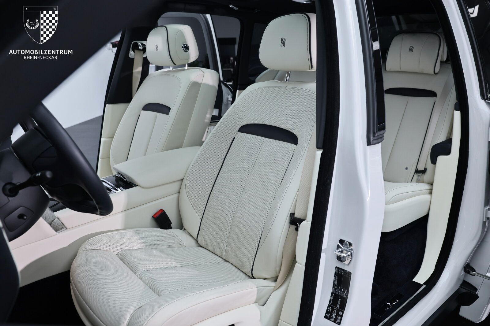 Rolls-Royce Cullinan - Bild 19