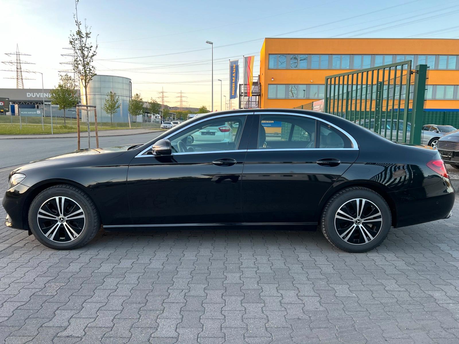 Mercedes-Benz E 220 d Limousine 4Matic Schiebedach