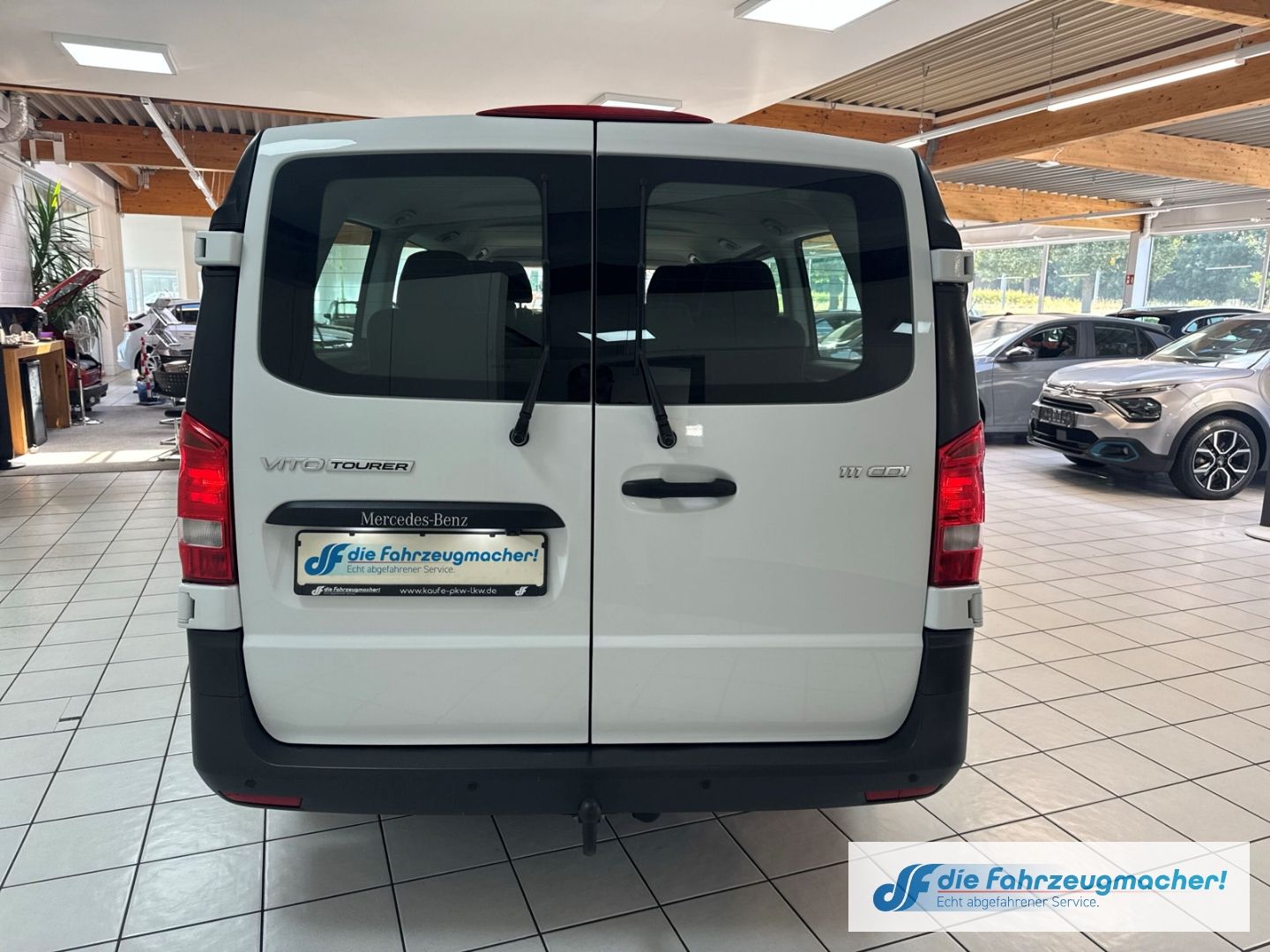 Fahrzeugabbildung Mercedes-Benz Vito Tourer 111CDI FWD extralang Pro AHK Klimaau