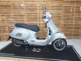 Vespa GTS 300 hpe Super Tech **Top Zustand** - VESPA GTS 300 HPE SUPER TECH