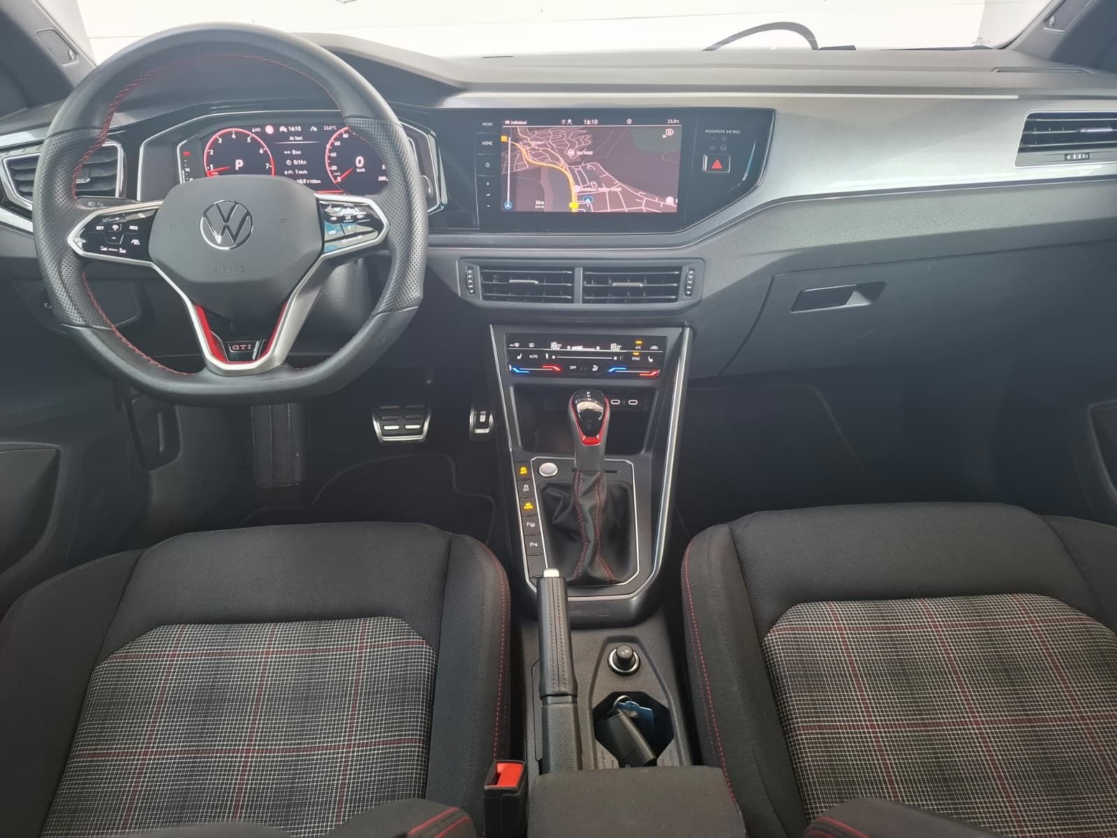 Fahrzeugabbildung Volkswagen Polo GTI 2.0 TSI DSG +ACC +IQ.Light +IQ.Drive