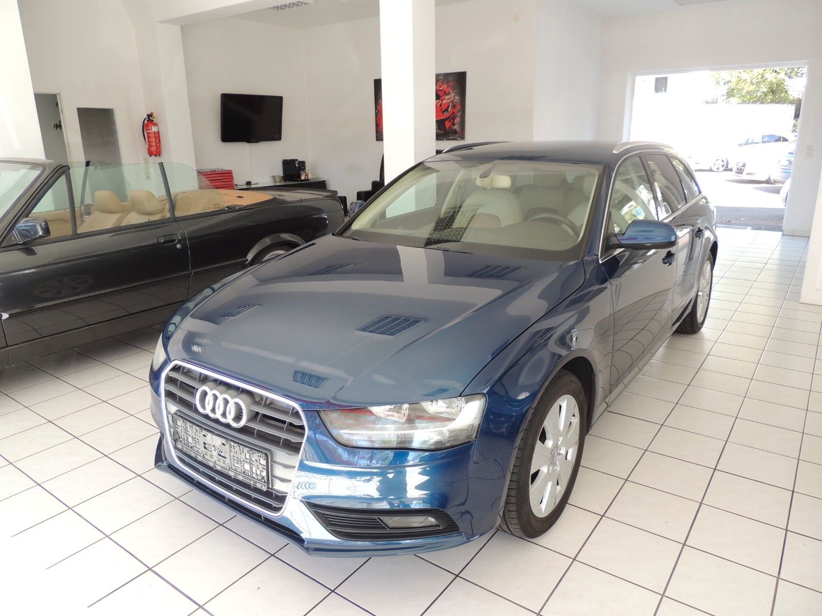 Audi A4 - 1