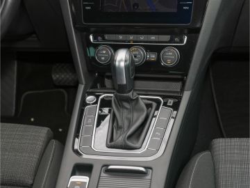 Volkswagen Passat Variant Business 1.5 TSI AHK Navi DSG
