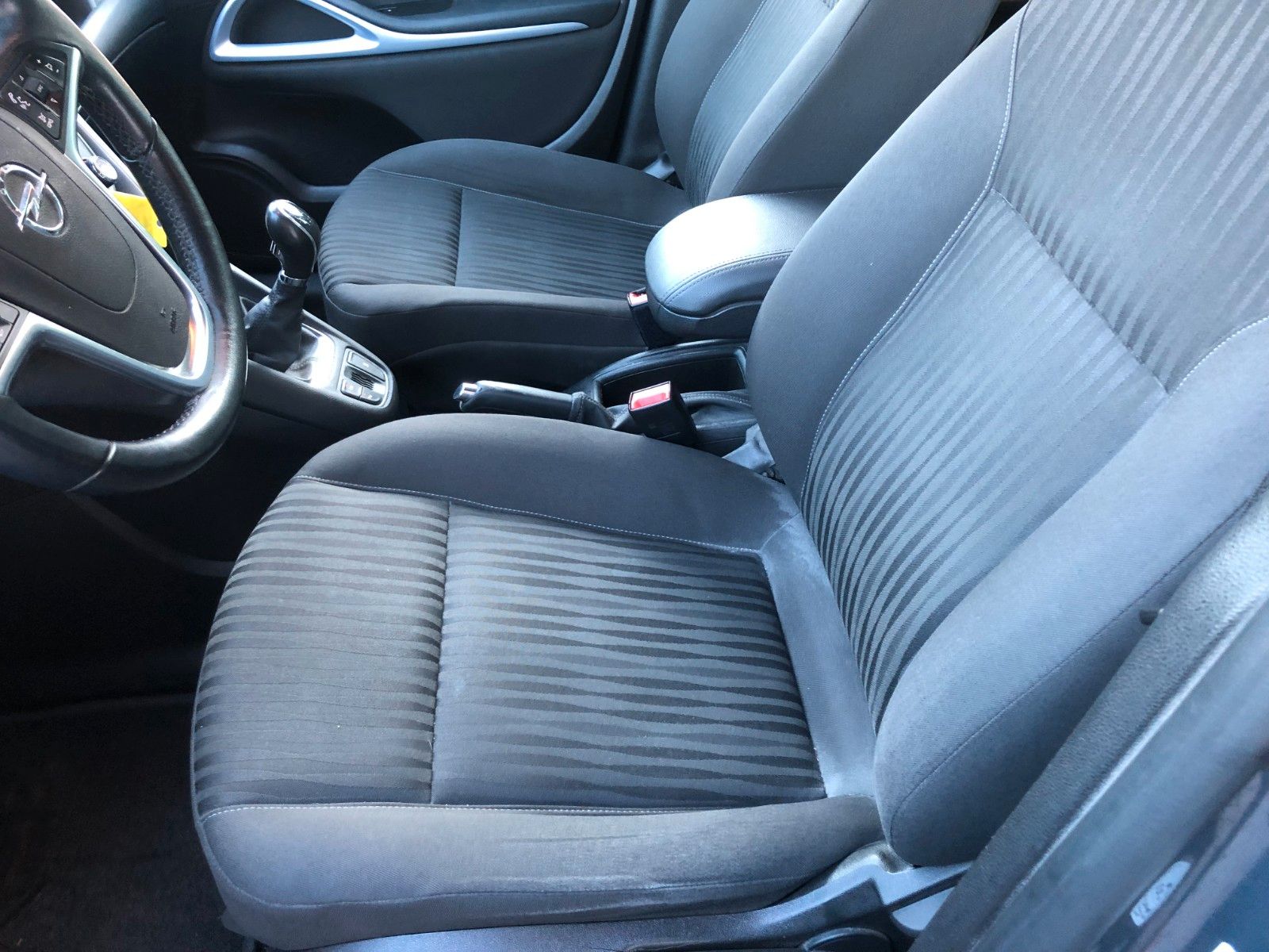 Fahrzeugabbildung Opel Zafira C Tourer Edition 7 Sitzer