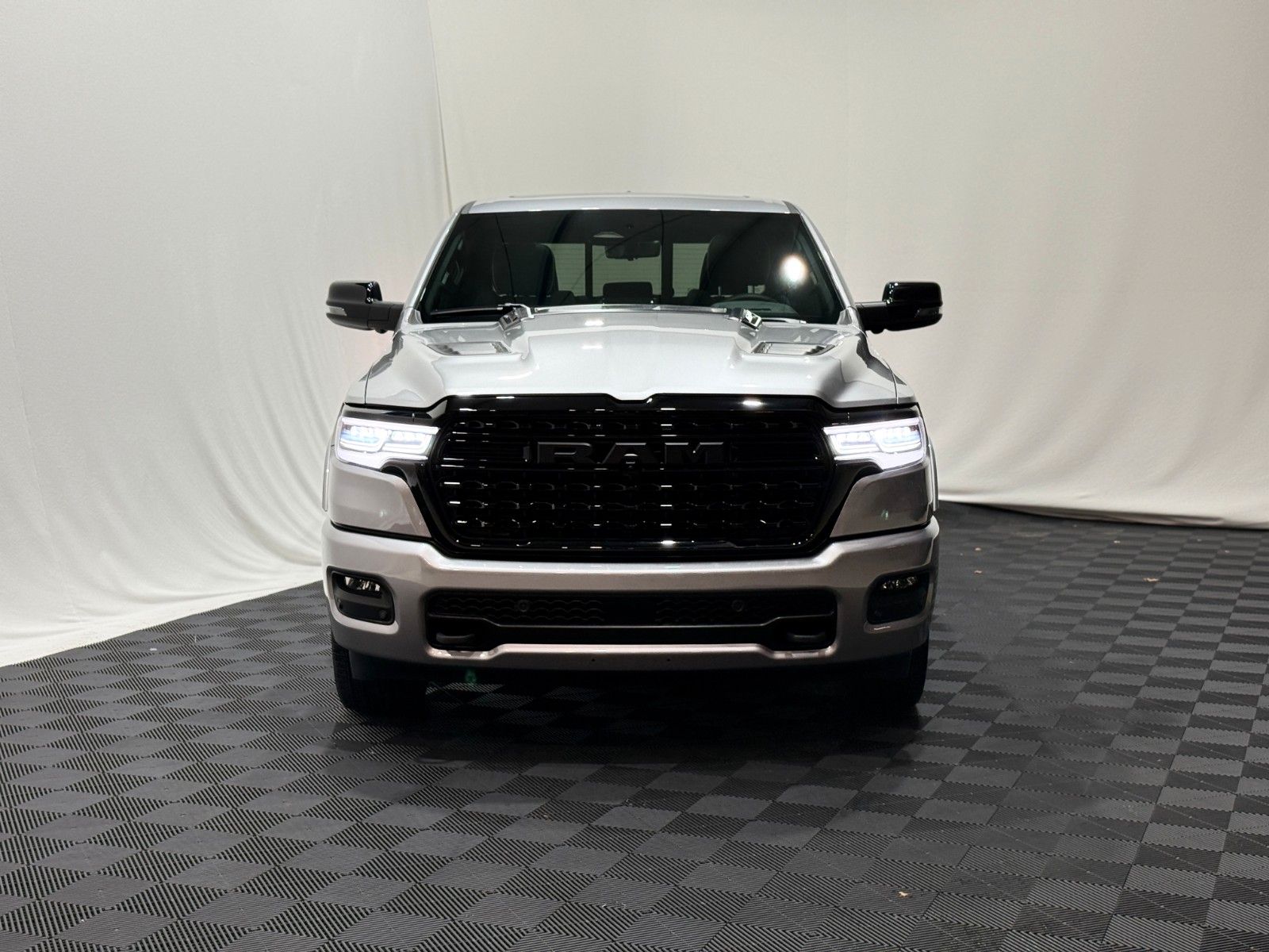 Fahrzeugabbildung Dodge RAM 1500 Limited Night  H/O 3.0L MY25