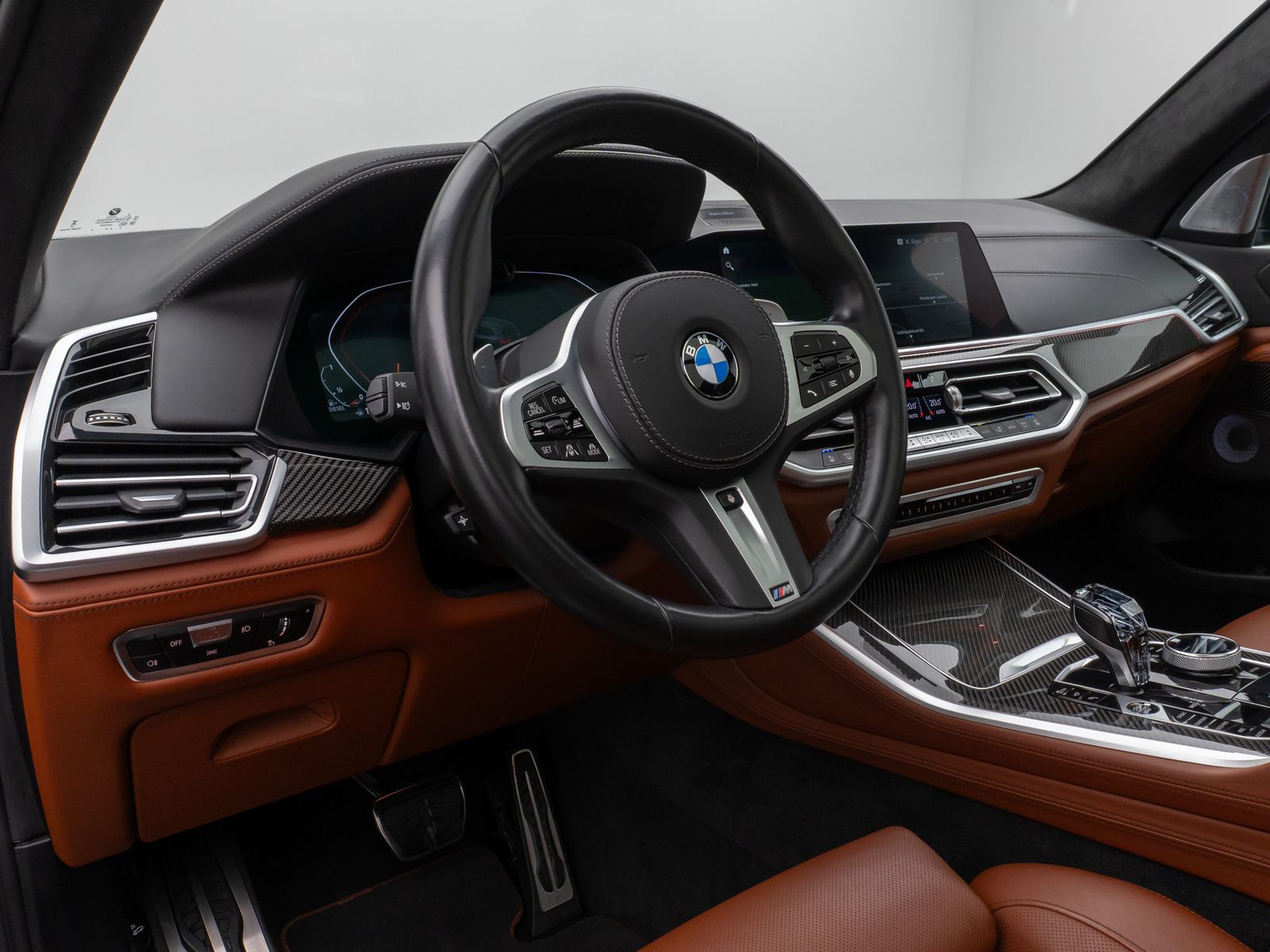 Fahrzeugabbildung BMW X5 xD40d M Sport B&W SoftClose Panorama HUD Voll