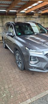 Hyundai SANTA FE 2.2 CRDi Premium 4WD 8AT Premium - Hyundai SANTA FE von privat