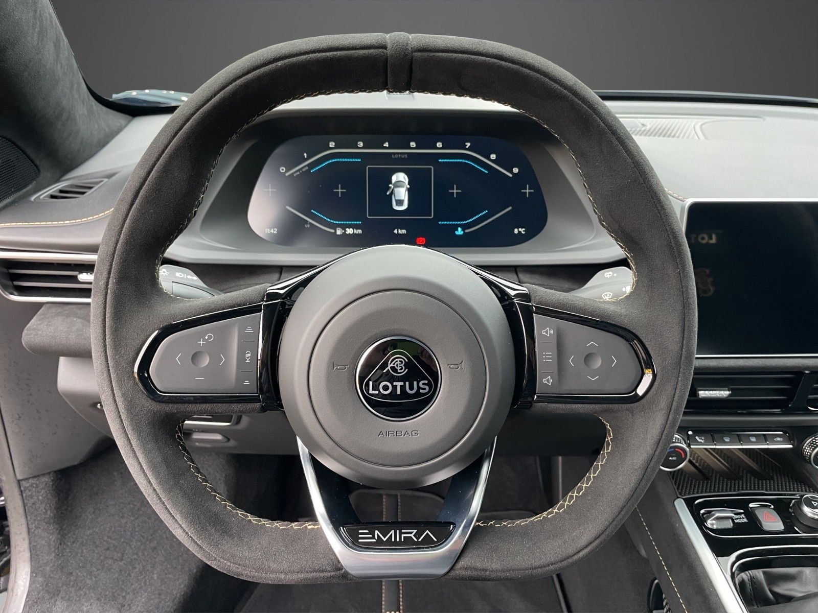 Fahrzeugabbildung Lotus Emira V6 SOC 1 of 10