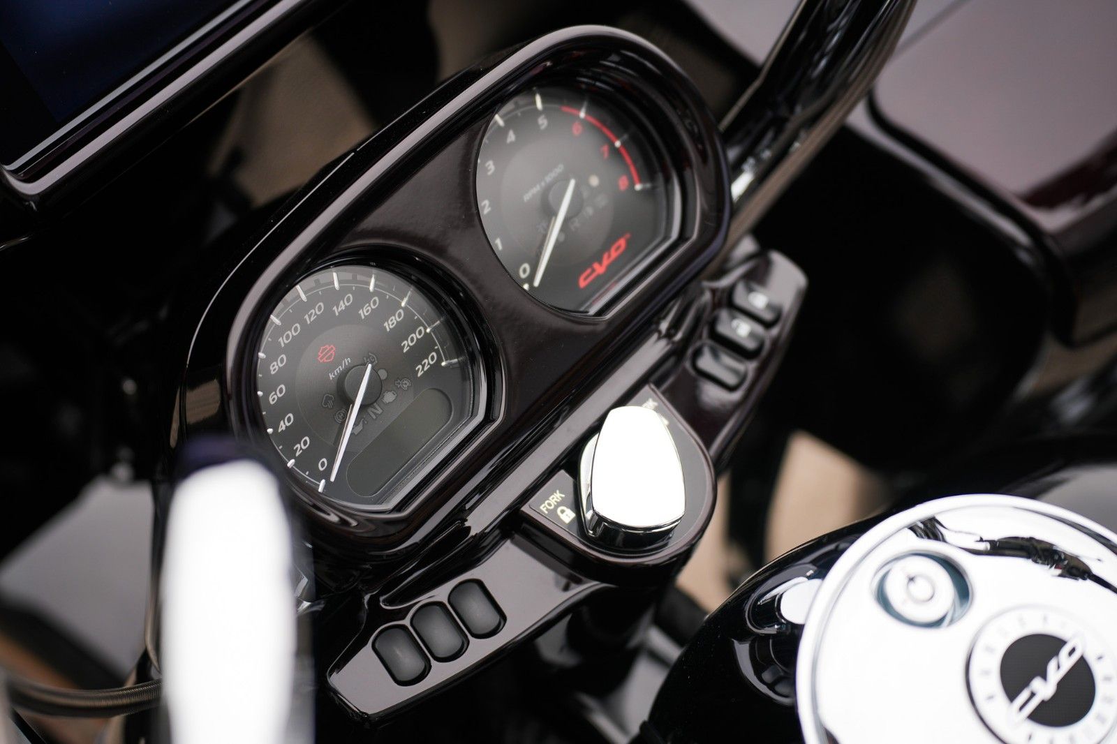 Fahrzeugabbildung Harley-Davidson FLTRKSE CVO Road Glide Ltd - 120th Anniversary