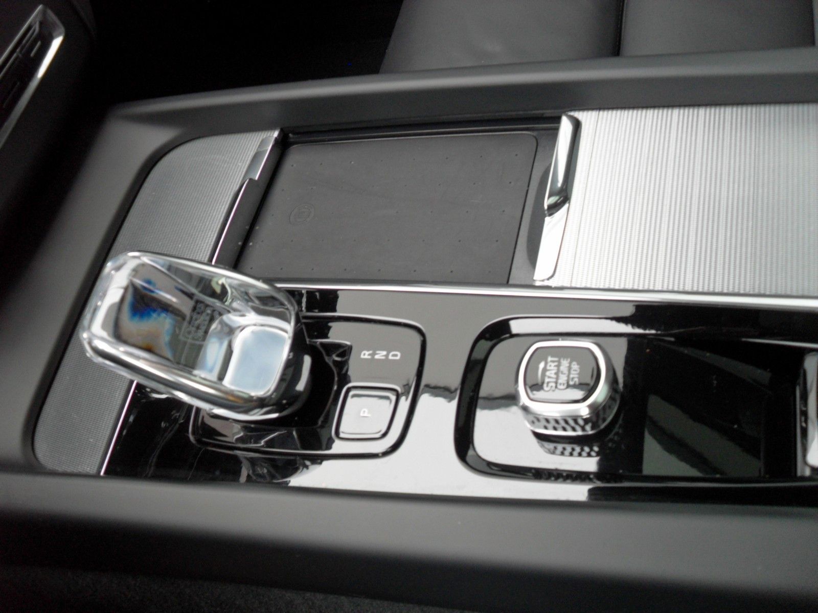 Fahrzeugabbildung Volvo XC 60 B5 Ultra Black Edition AWD |