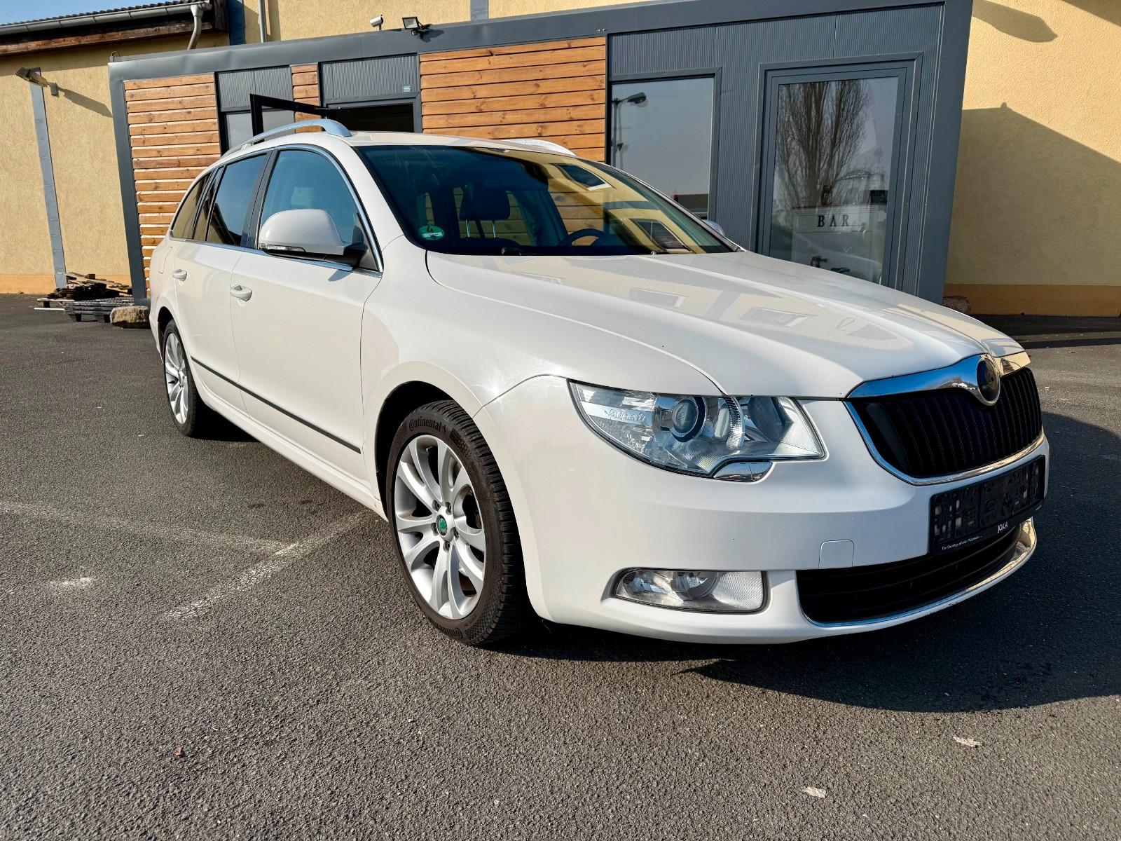 Skoda Superb Combi Elegance°TÜV NEU°Leder