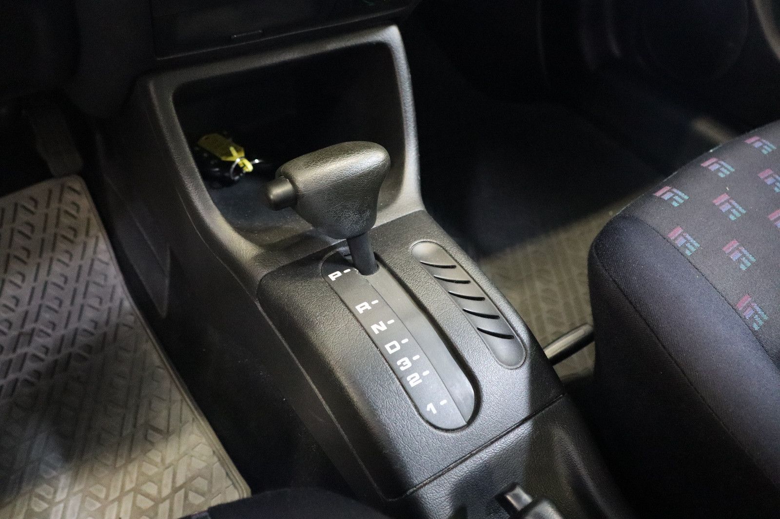 Fahrzeugabbildung Volkswagen Golf 1.8 Savoy Benziner Aut Klima