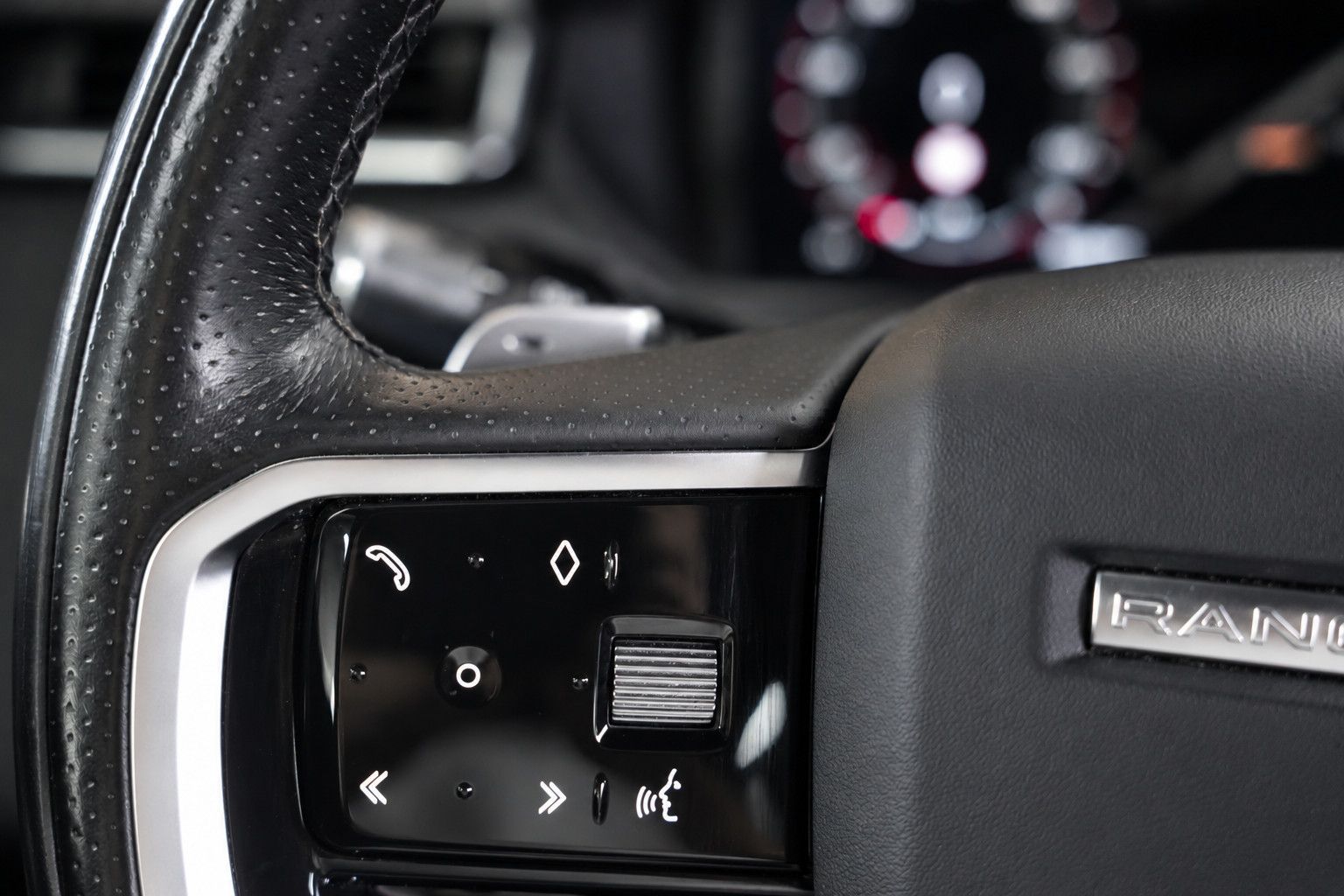 Fahrzeugabbildung Land Rover Range Rover Velar R-Dynamic SE *Meridian*Memory*