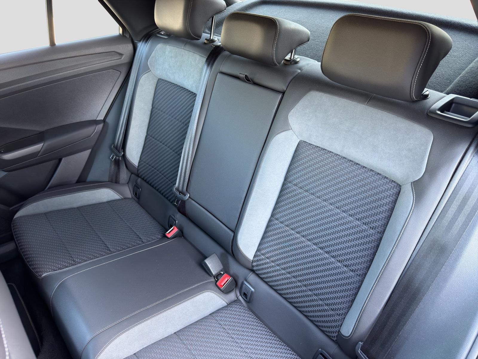 Volkswagen T-Roc 1.5 TSI Sport R-Line Interieur  Navi LED K