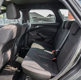 Fahrzeugabbildung Ford Focus Turnier ST-Line |NAVI|PDC|SHZ|AHK
