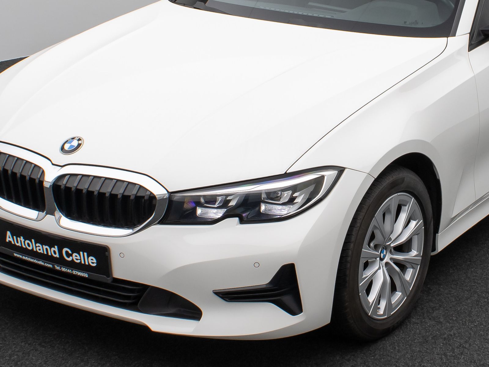 Fahrzeugabbildung BMW 320d xD Panorama DAB PDC Geschwindigkeitsreg LED