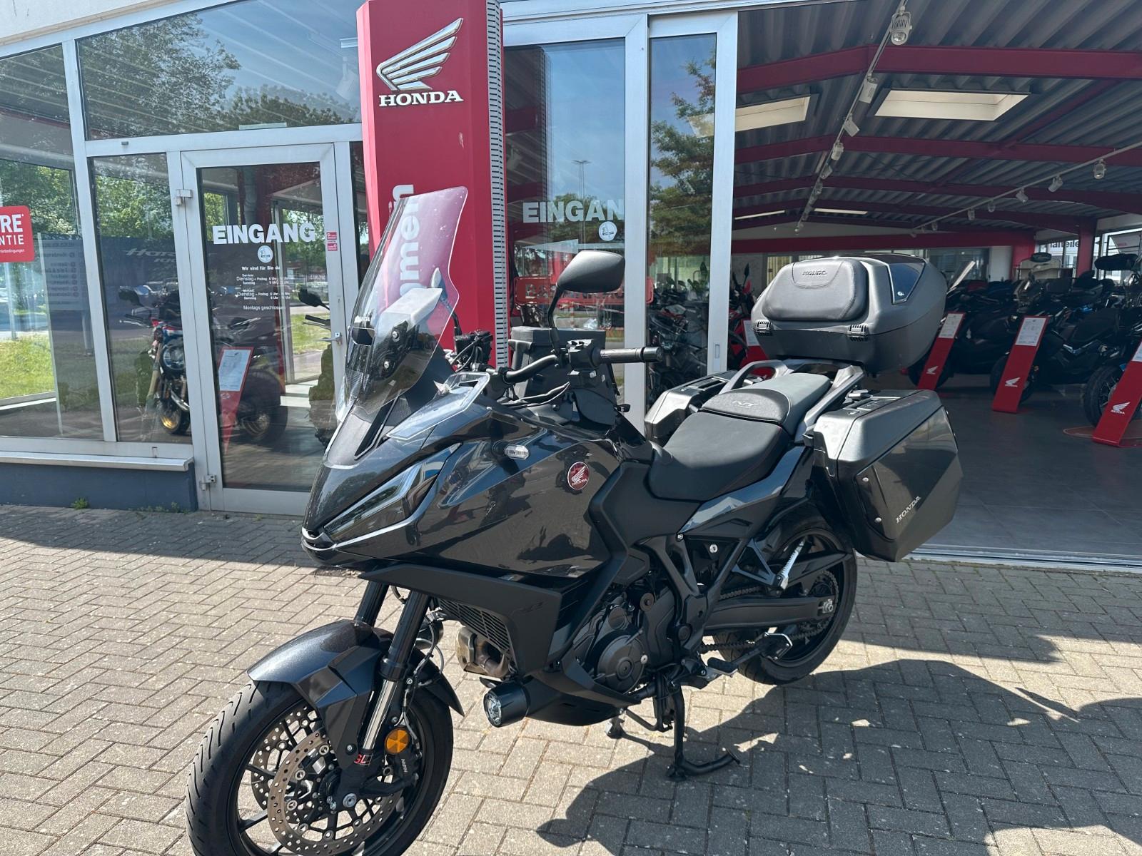 Honda NT 1100 DCT 1.hand + Viel Zubehör