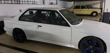 صورة 6 لـ 1987 BMW M3