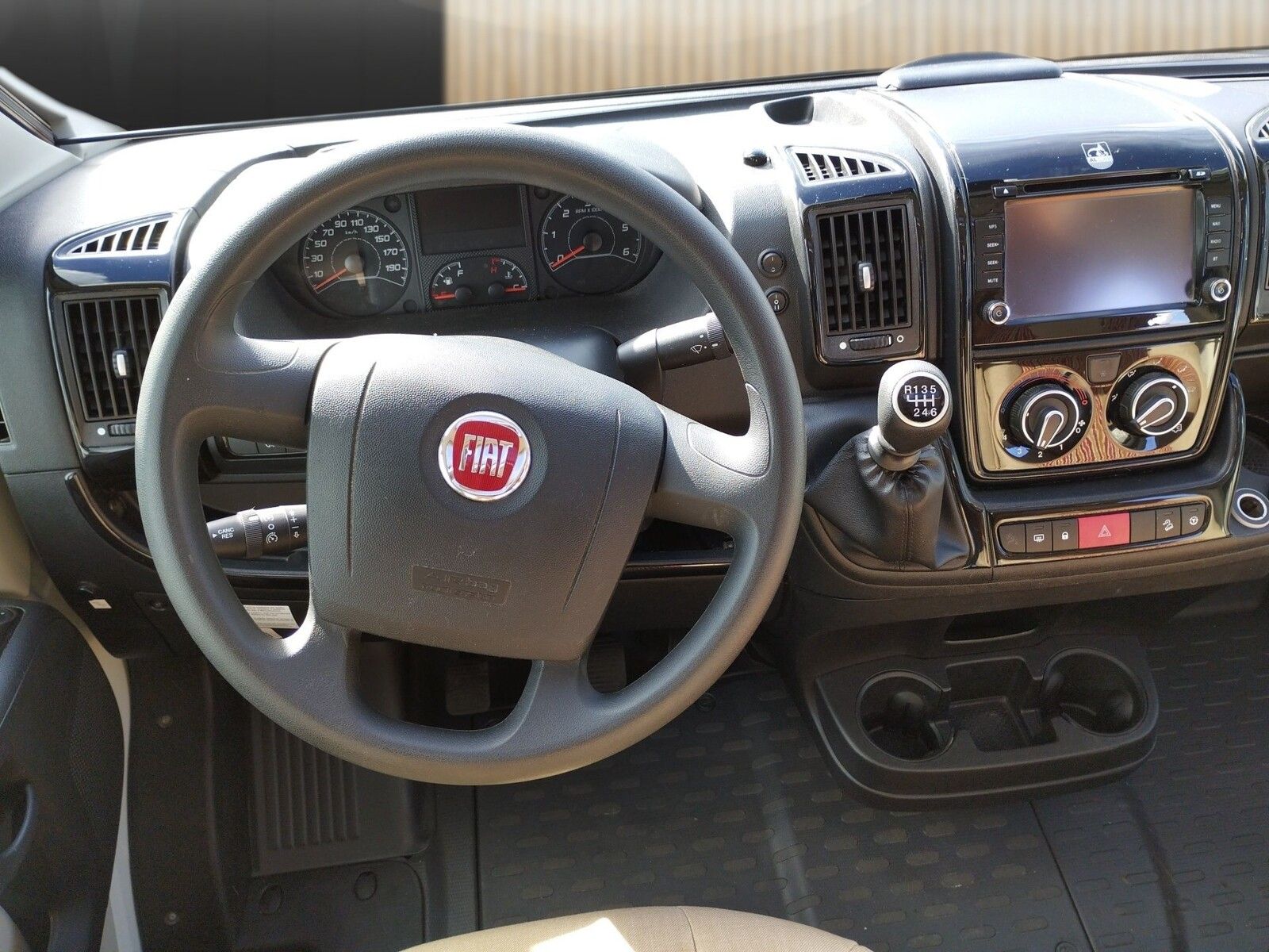 Fahrzeugabbildung HYMER / ERIBA / HYMERCAR Exsis-t 474 Markise,SAT,Solar