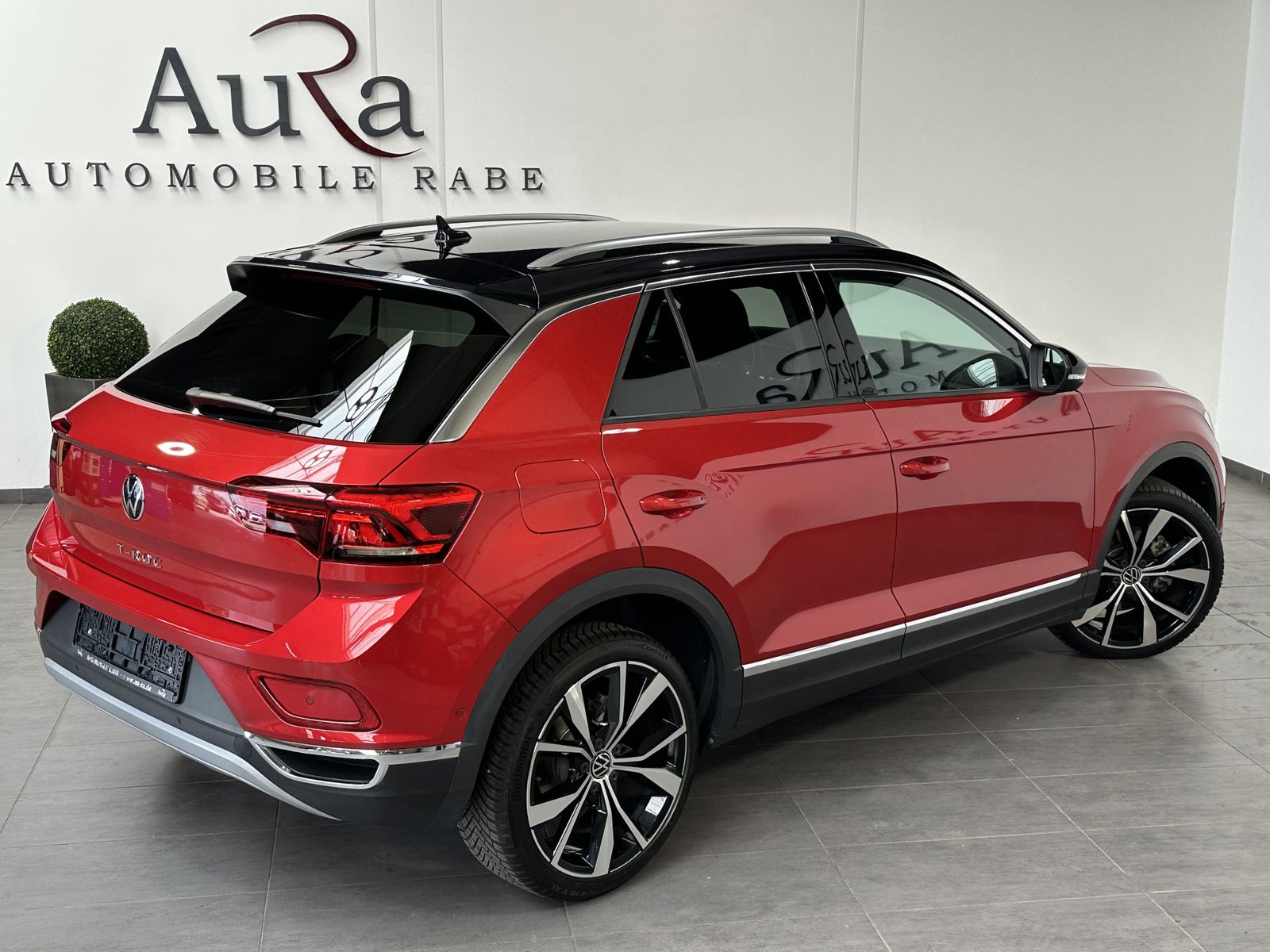 Fahrzeugabbildung Volkswagen T-Roc 1.5 TSI DSG Sport NAV+LED+ACC+STANDHEIZUNG
