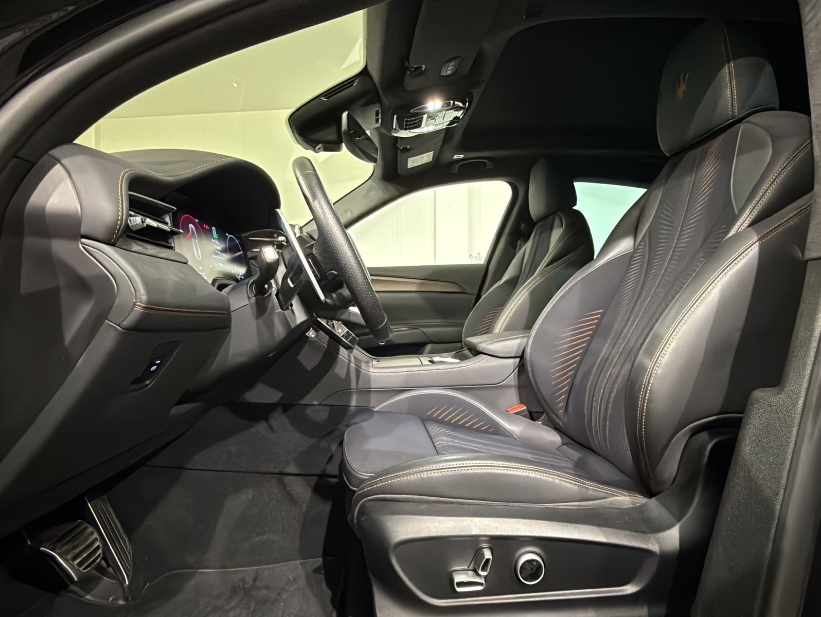 Maserati Grecale Folgore HUD Sonos PANO 4xSHZ Belüftung foto 4